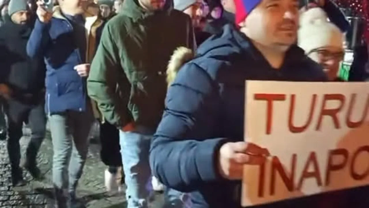 Cadru de previzualizare pentru: Iași, aseară! Felicitări!